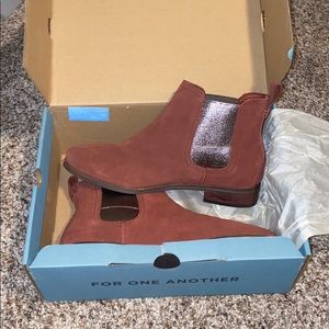 NWOT TOMS ankle booties